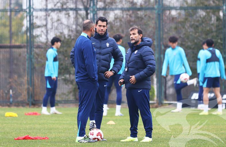 开云-三镇主帅打造三叉戟！两大神锋共480万欧，小将破门 2-2平海港B队