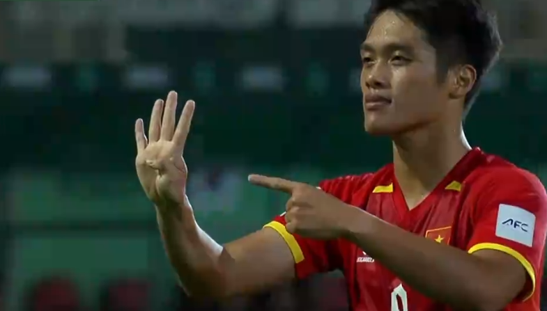 kaiyun-超级世界波!阮国越小角度破门,阮庭北助攻,越南5战韩国均破门