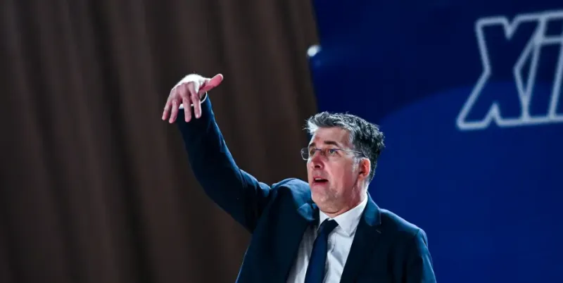 kaiyun中国官网-媒体人：新疆进攻端的整体性更好，这是格兰的功劳