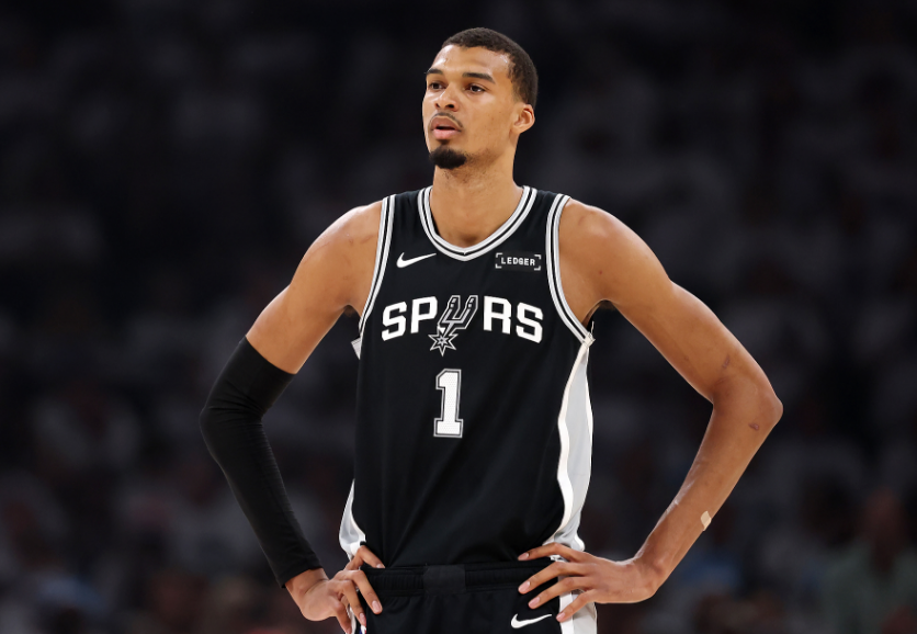 开云app-逃过罚款！NBA官方口头警告文班亚马 因天王山后拒绝采访